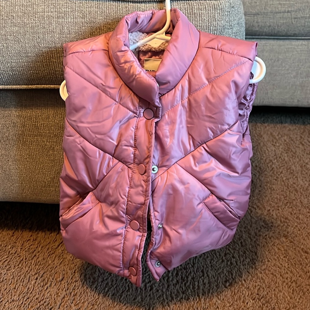 NWOT beautiful puffer vest
